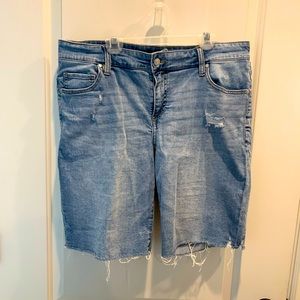 Relaxed denim shorts